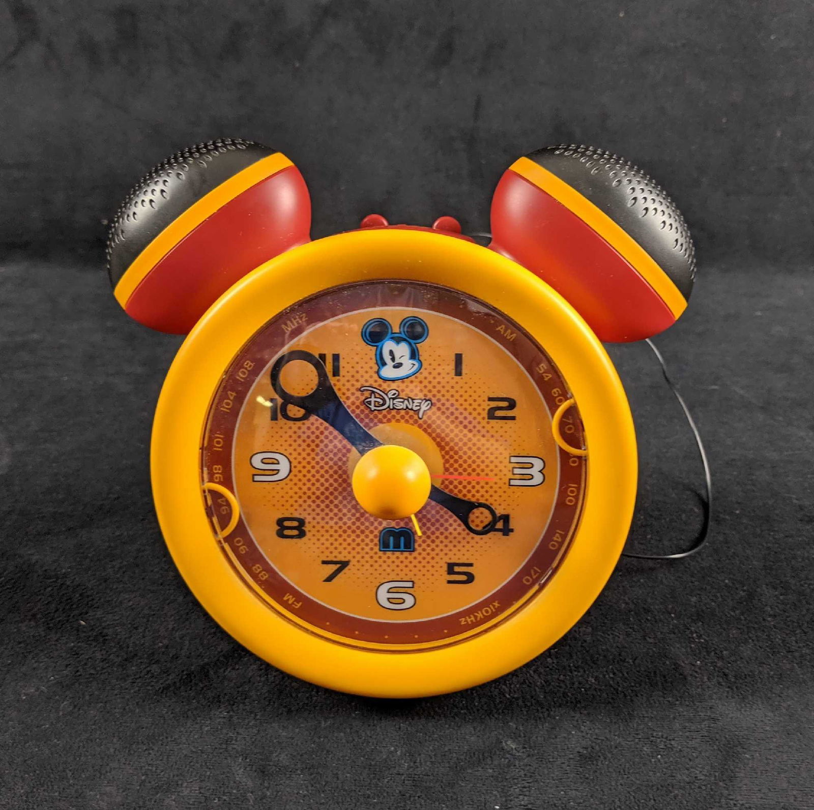 Disney Mickey Mouse Clock Radio With Alarm (1 of 7)