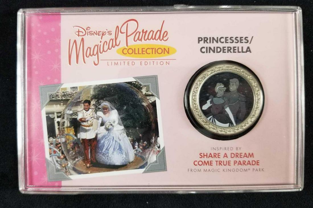 Walt Disney Magical Parade Collection Princesses: Walt Disney Magical Parade Collection Princesses Cinderella Limited Edition 0375/1000 Beginning with Mickey and ending with a fairytale finish, this spectacular new parade of giant Disney snow globes 