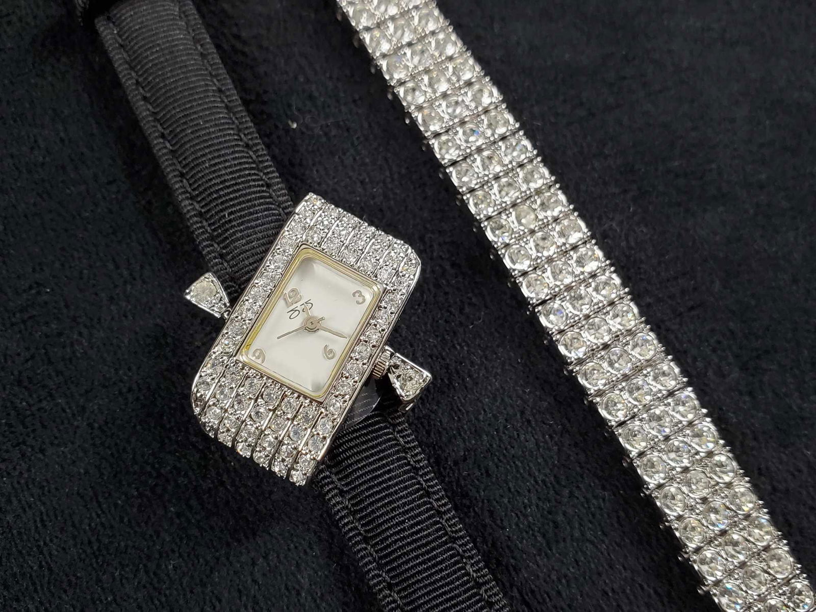 Suzanne Somers Crystal Interchangeable Bands Watch (1 of 5)