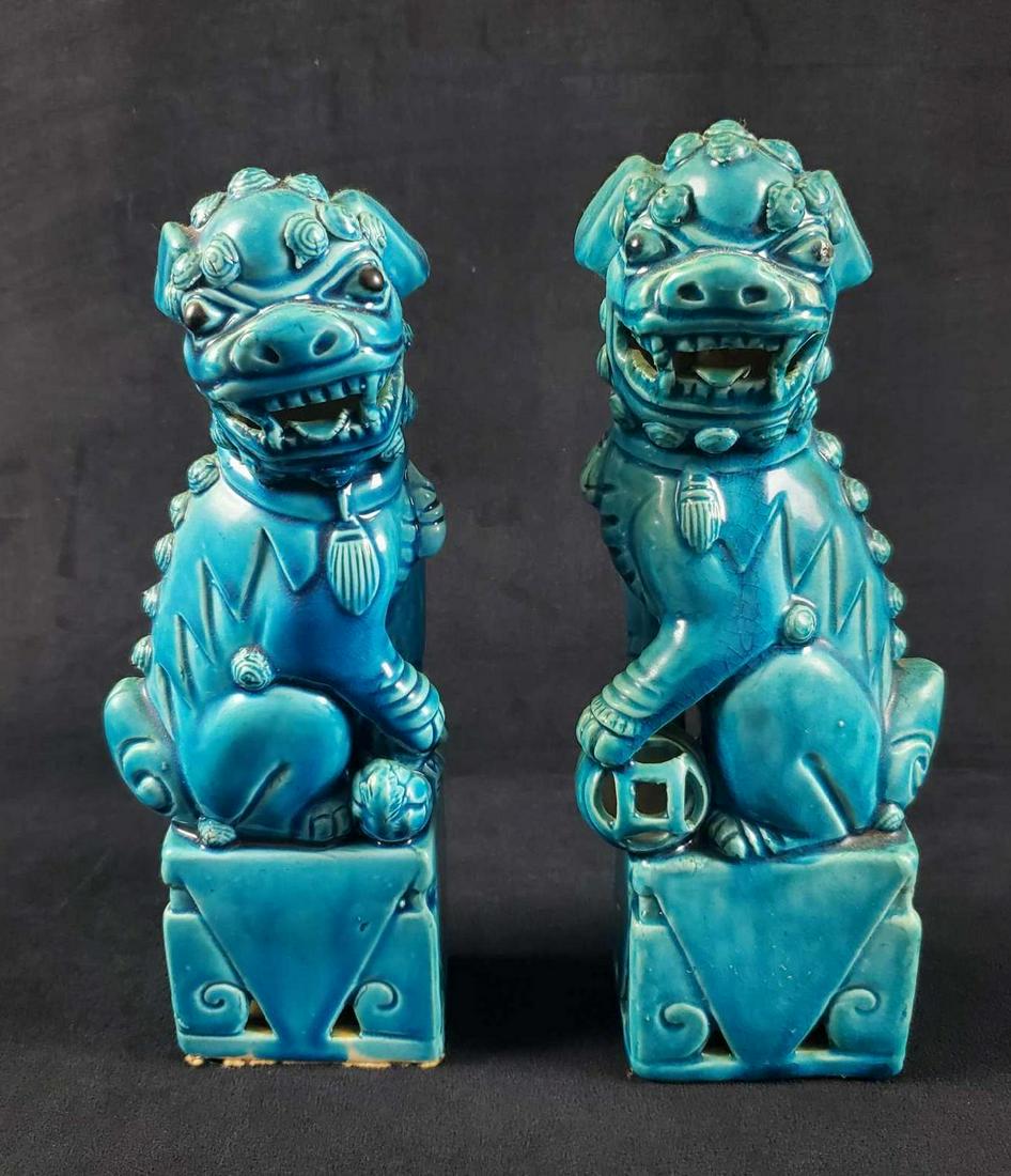 Two Vintage Chinese Porcelain Foo Dog Figurines (1 of 10)