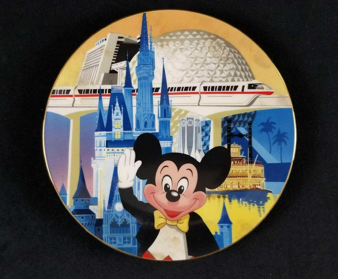 Vintage Walt Disney World Commemorative Disney Plate (1 of 6)