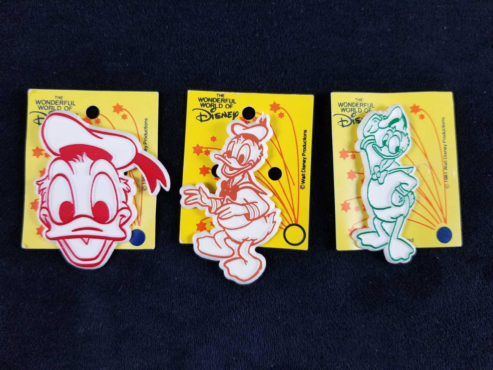 1981 Donald Duck Plastic Pin Badge With Backings Lot of (1 of 5)