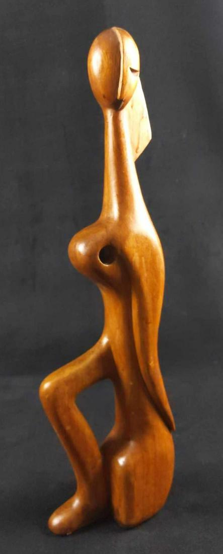 Mid Century Modern J G Casas Wood Carving Of Woman: Mid-Century Modern Signed and Numbered Wood Sculpture of a Woman by J. G. Casas. It is sculpted in the relatively iconic style that was employed by legions of artists during the 1940s and '50s. This p