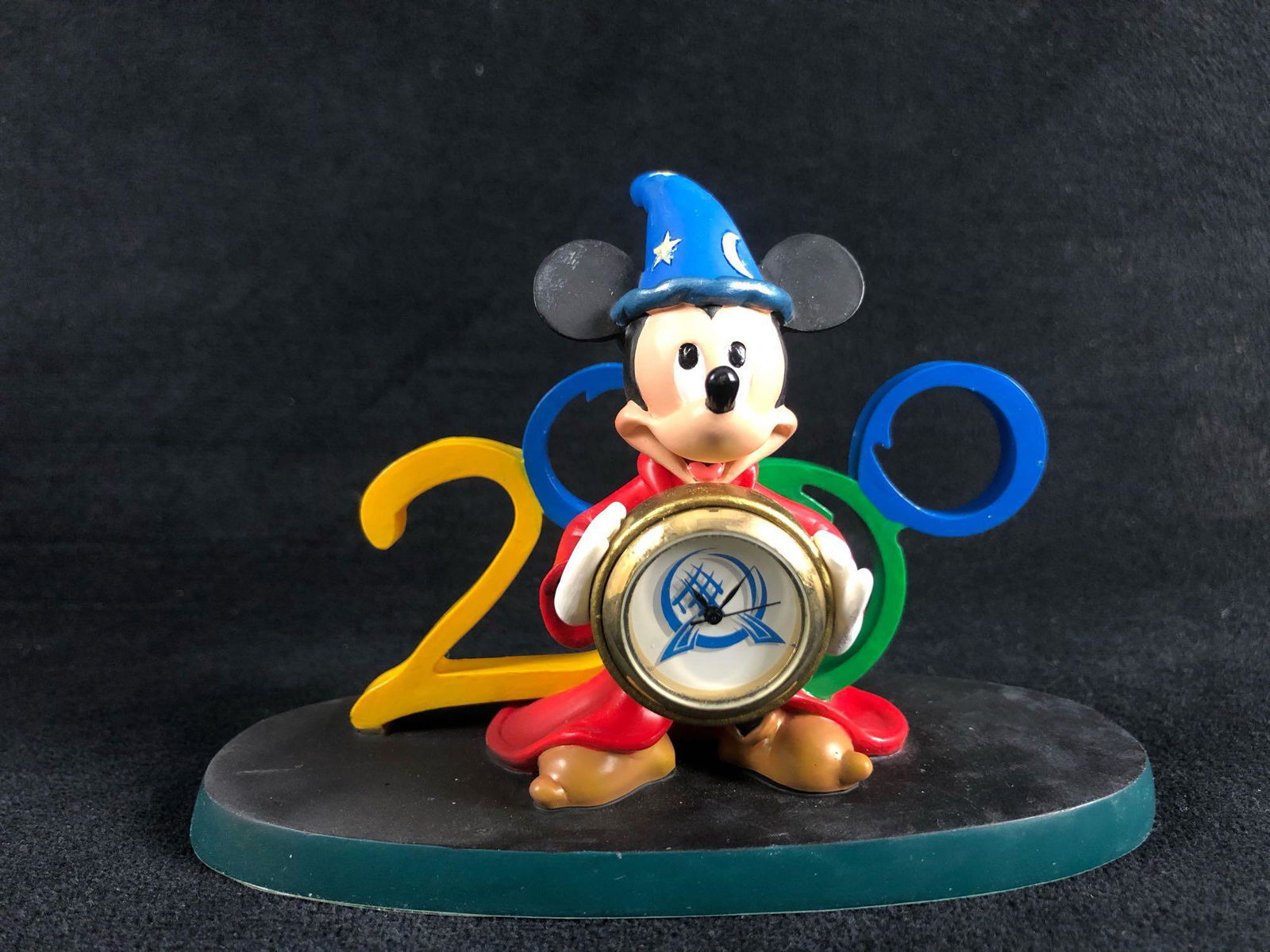 Vintage Disney Cast Member Exclusive 1999 Holiday (1 of 8)