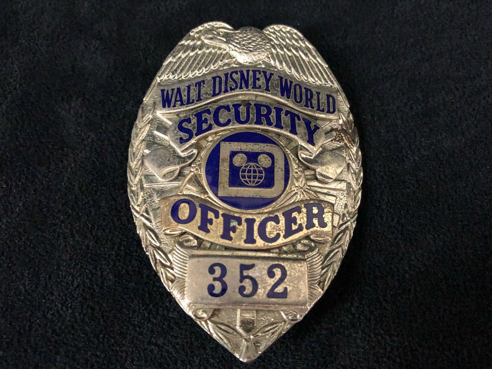 個人装備 Walt Disney World Security Badge Walt Disney World Security Officer Badge 1971 Challenge Coin
