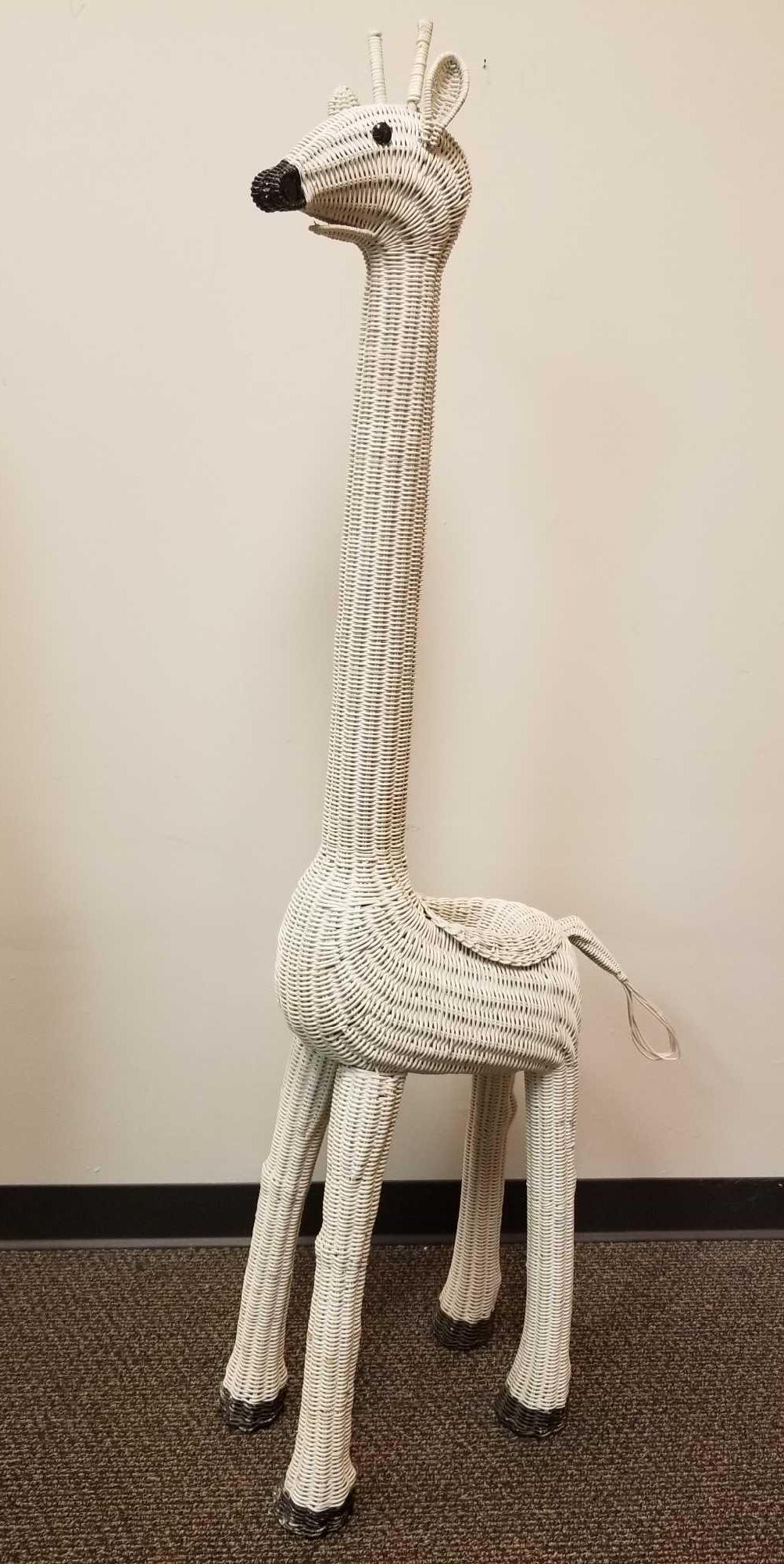 5 ft Weaved Giraffe with Planter (1 of 9)