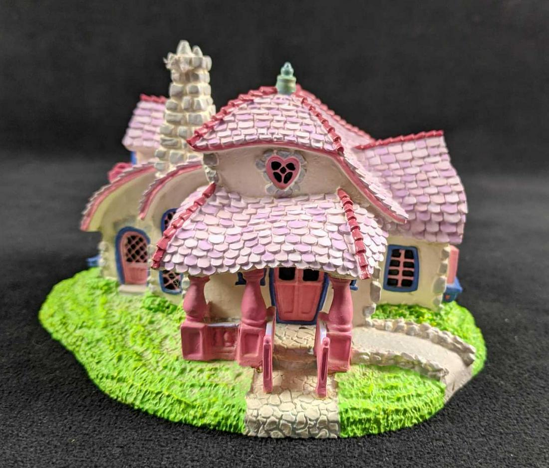 Mickeys Toontown Sculpture Rare Minnie Mouse House LE (1 of 6)