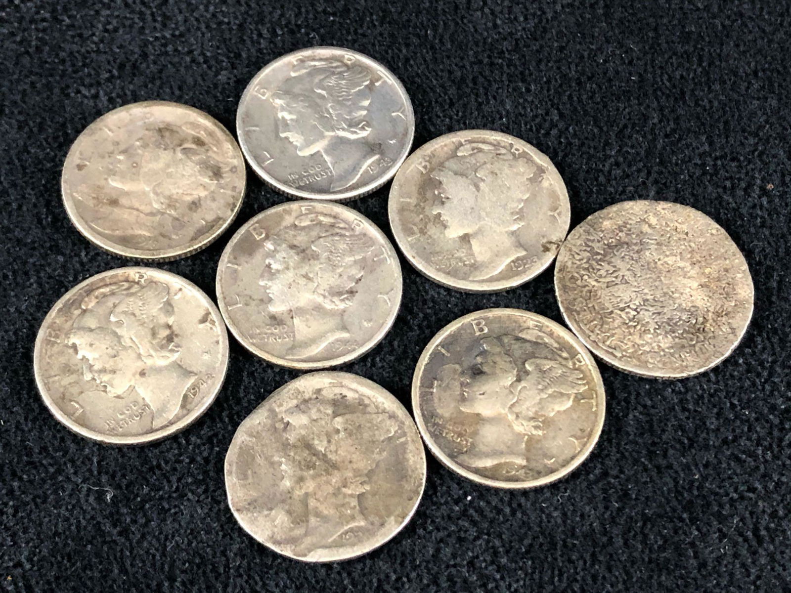 Mixed Date Lot Of US 90% Silver Mercury Dimes Count Of (1 of 4)