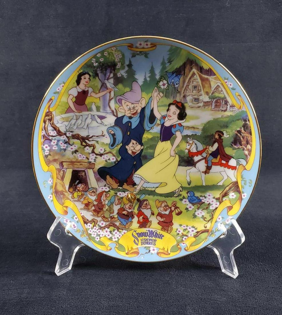 Disneys Musical Memories LE Plate Snow White (1 of 10)