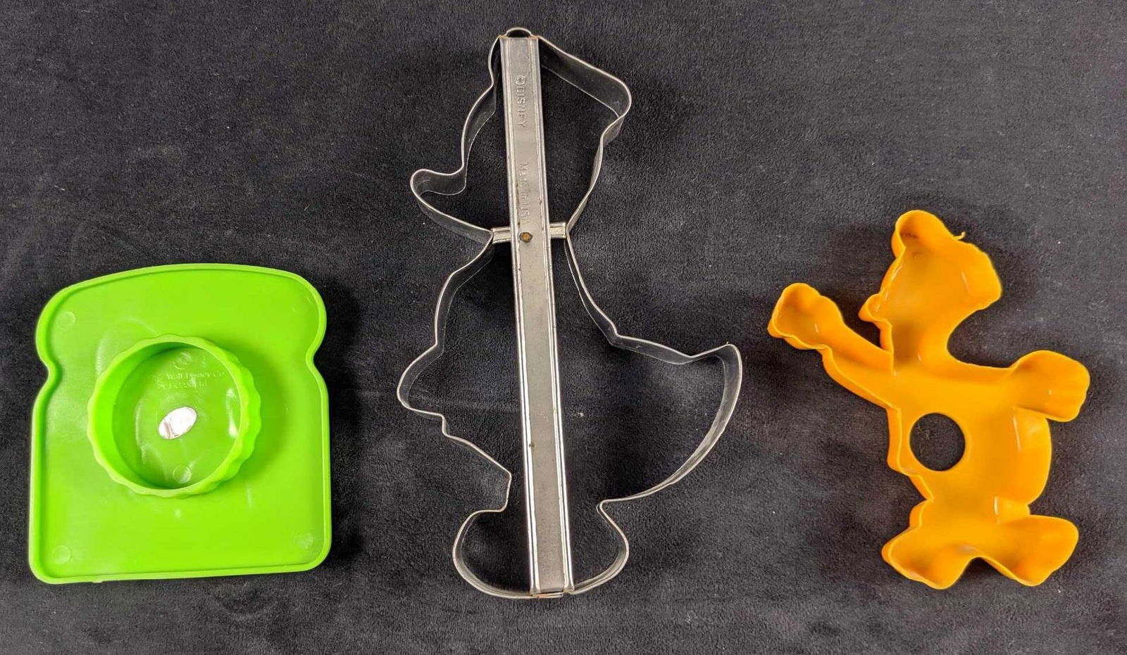 Vintage Disney Donald Duck Cookie Cutter And Sandwich (1 of 6)