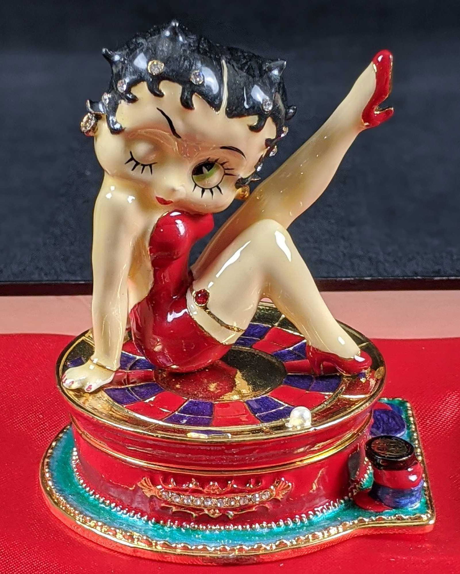 Betty Boop Roulette Anyone Figurine Trinket Box (1 of 10)