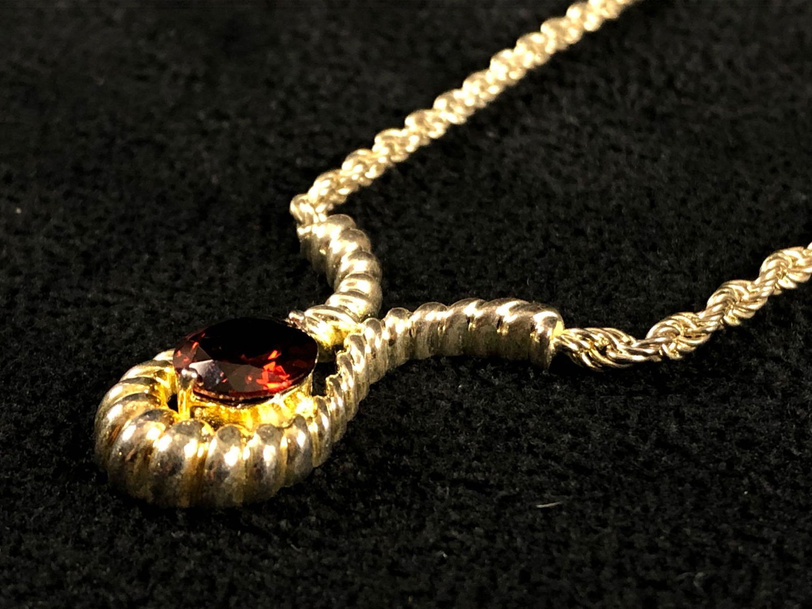 Vintage Sterling Rope 1 Ct Natural Garnet Pendant / (1 of 12)