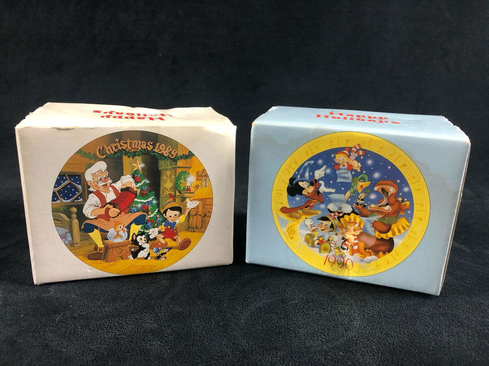 Vintage Disney Happy Holidays 1989 & 1990 Coffee Cups: Vintage Disney Happy Holidays 1989 & 1990 Coffee Cups W/ Boxes. These cups are in excellent condition.