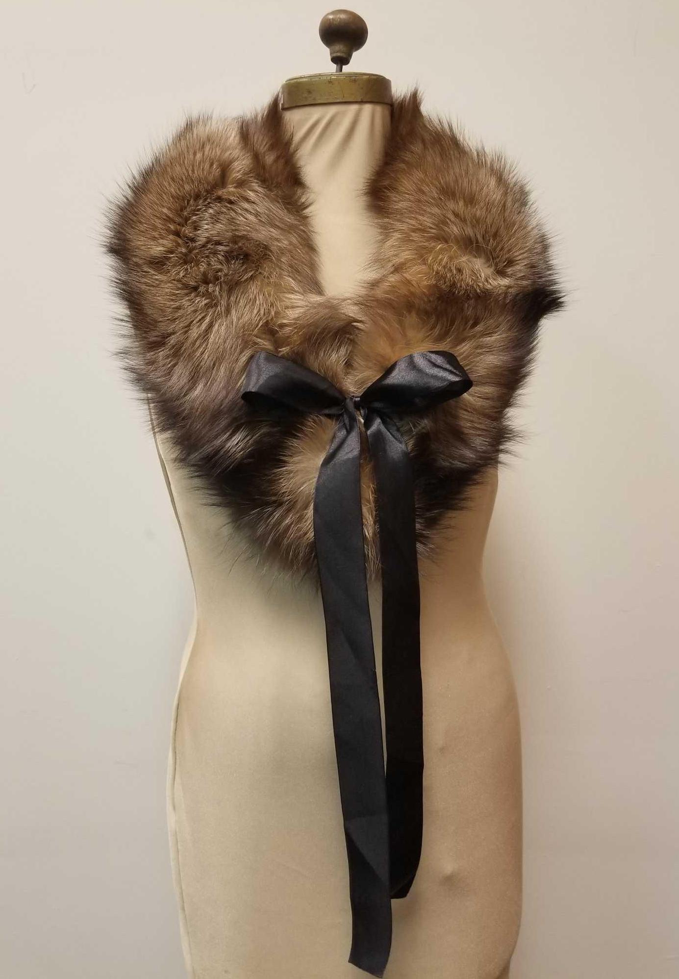 Fox Collar Scarf with Black Ribbon by Admuka Furs (1 of 7)