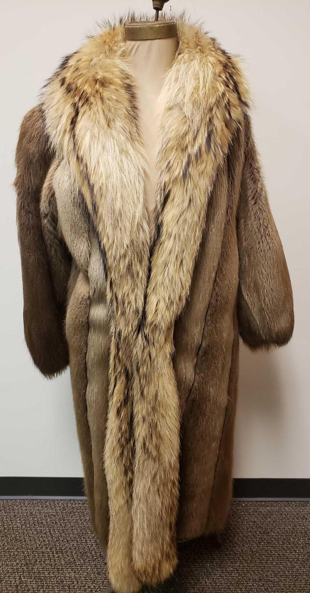 The Evans Collection Alfred Sung Beaver and Fox Fur (1 of 8)