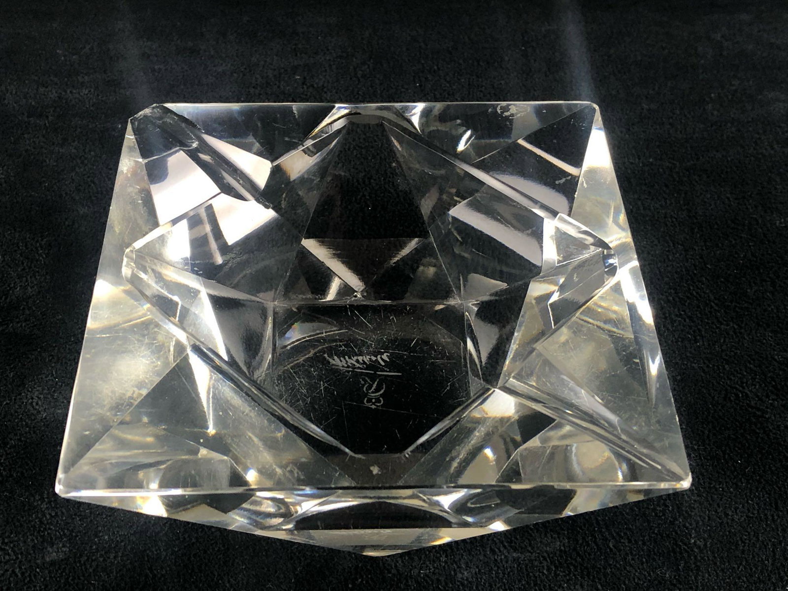Vintage ROSENTHAL Heavy 4.5" Square Faceted Lead: Authentic vintage Rosenthal crystal glass ashtray is 4.5 inches square. A gorgeous, elegant ashtray of a bygone era. A few minor scratches on the bottom & one chipped corner as pictured . Rosenthal ac