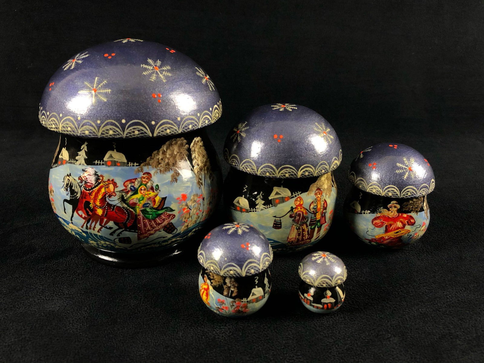 Vintage Hand Painted Artist Signed Mushroom Russian: Vintage Hand Painted Mushroom Russian Matryoshka Nesting Dolls This very detailed 5" 5pc set of nesting dolls are in Mint condition with no issues or missing pieces. Signed by the artist underneath. P