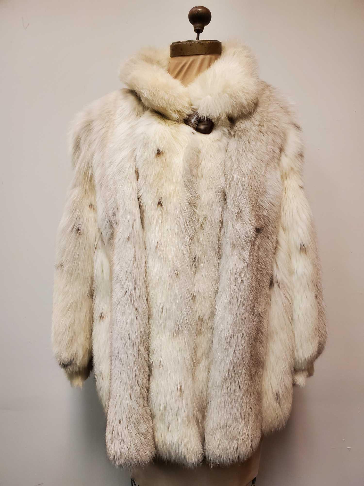 White Spotted Fox Fur Coat by Pelzhaus Mariendorfer (1 of 8)