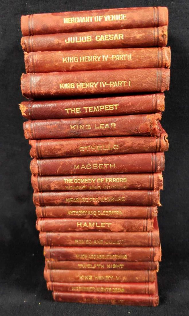 18 Antique Knickerbocker Novelty Mini Shakespeare: This lot of Knickerbocker Leather And Novelty Co include: (1) Measure For Measure. (1) Hamlet. (1) King Lear. (1) Midsummer Nights Dream. (1) As You Like It. (1) King Henry V (1) King Henry VI-Part II