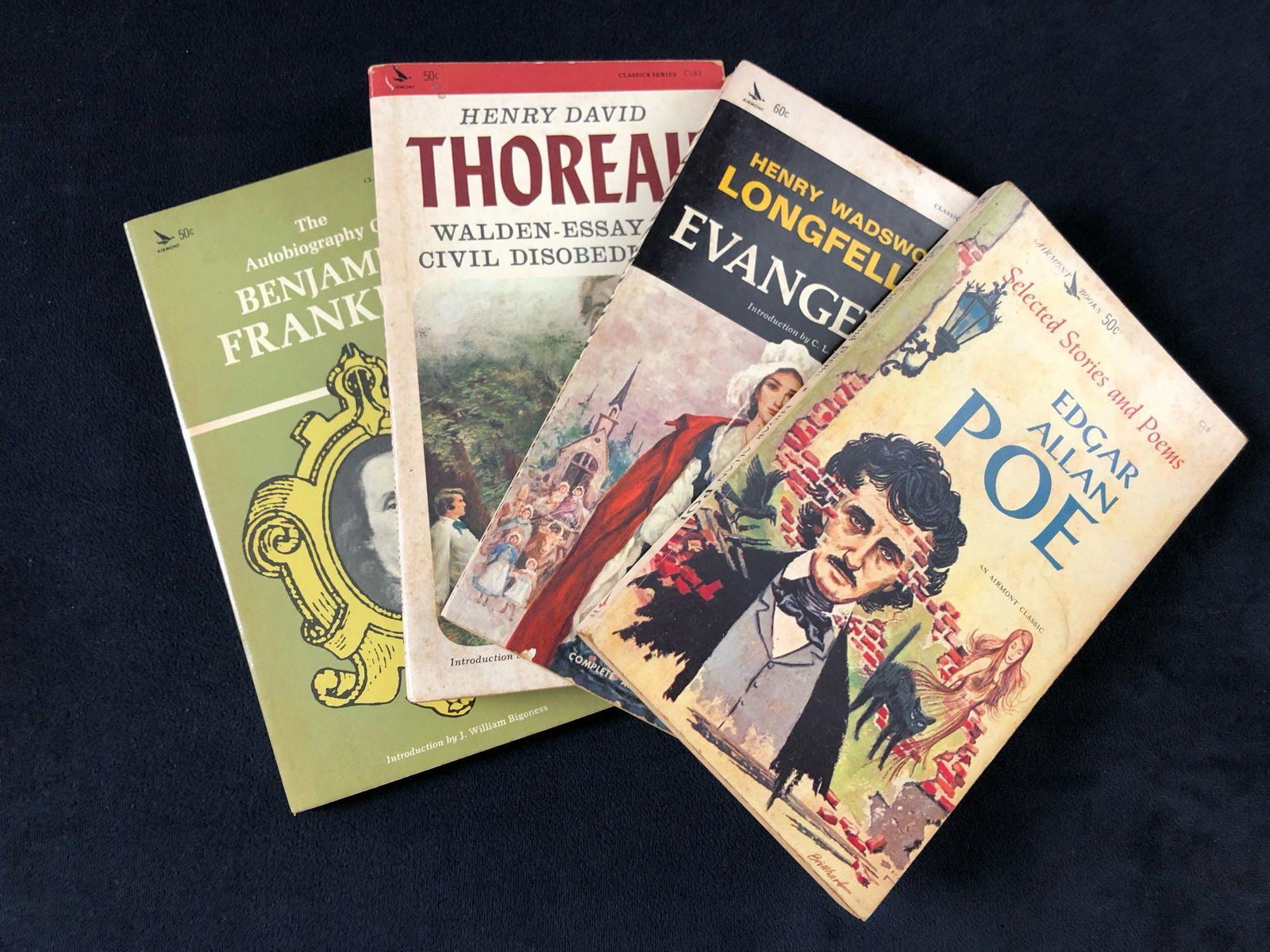 A lot of 4 Vintage Paperbacks Benjamin Franklin Thoreau: A lot of 4 Vintage Paperbacks Benjamin Franklin Thoreau Evangeline Longfellow Edgar Allan Poe All the books are in a protective plastic sleeve. The books and specific condition are listed below: (1) S