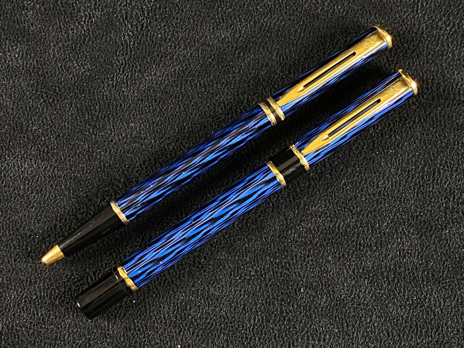 Luxury Waterman Blue & Gold Roller ball & Medium Nib: The following Auction is for a designer pen, please view all our pictures they are part of our description . Pen includes everything seen in our pictures. Every item is tested researched and verified 