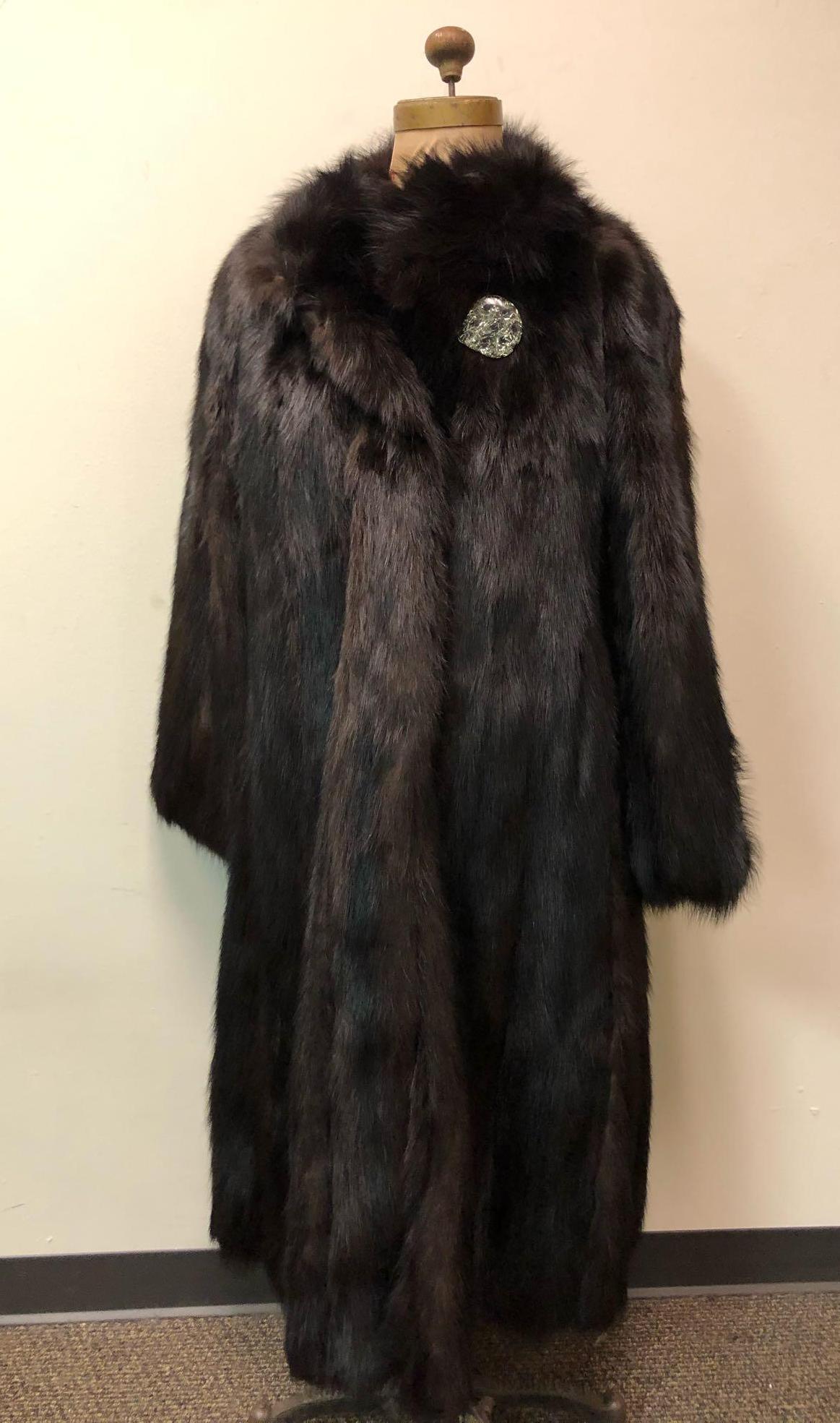 Black Fox Fur Coat Pellicceria Mattiolio Figlio (1 of 8)