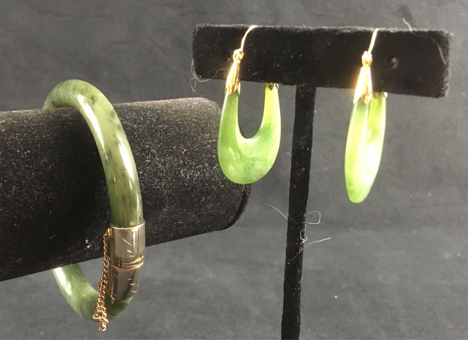 Vintage Jadeite Bangle Bracelet Earring Set: Vintage Jadeite Bangle Bracelet Earring Set; A beautiful jadeite jewelry set. The bangles measures at about 2 1/2" D and the hoop earrings at 1 3/4" L x 1 1/2" W. Please note that the bangle bracelet 