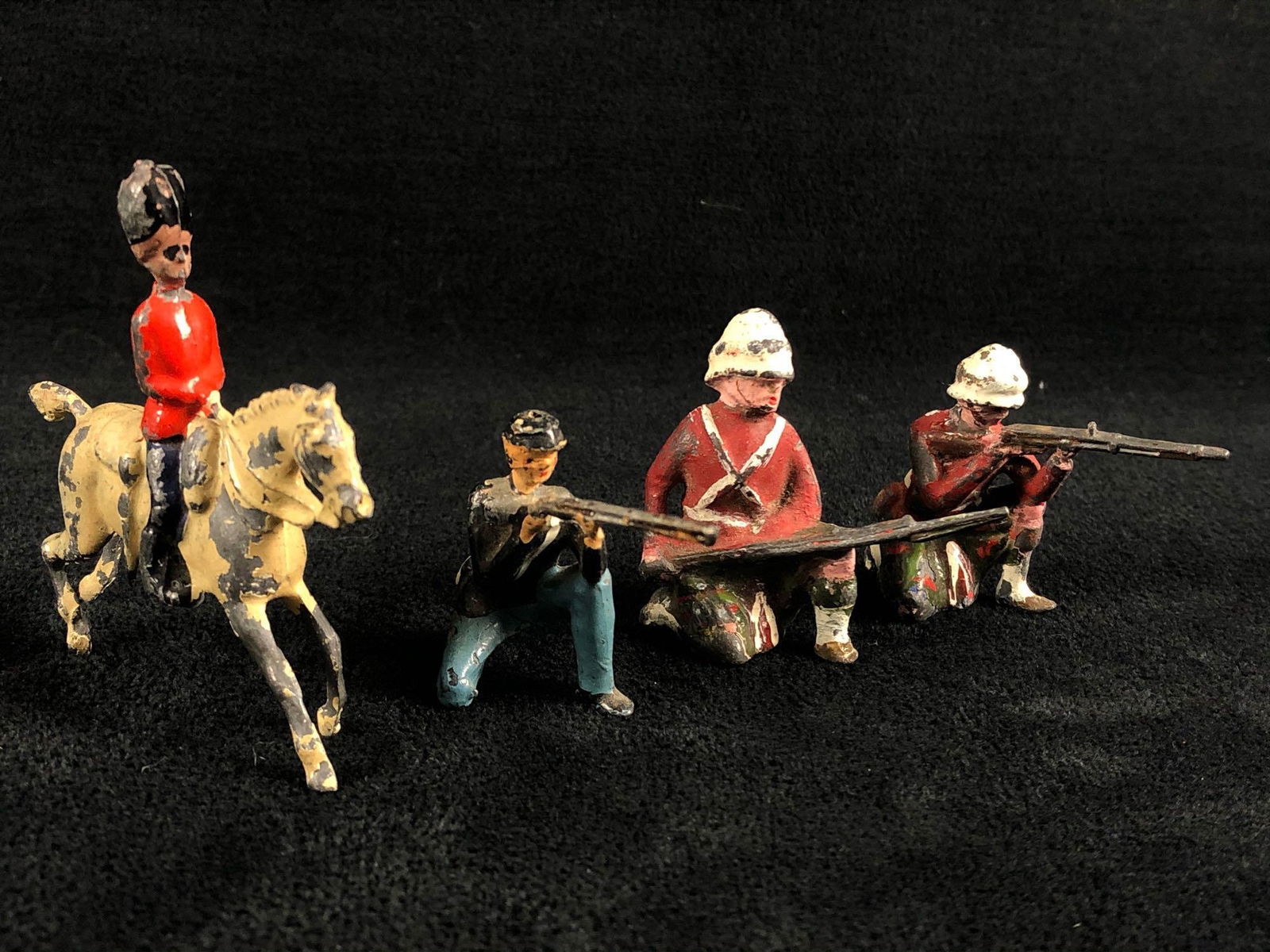 Antique Lot Of Hollow Lead Dime Store Hand Painted: Antique Lot Of Hollow Lead Dime Store Hand Painted Civil War Soldiers.This antique lot includes 3 hand painted figures in Good - Very Good Condition . Some with scrapes and paint chips .Please look at