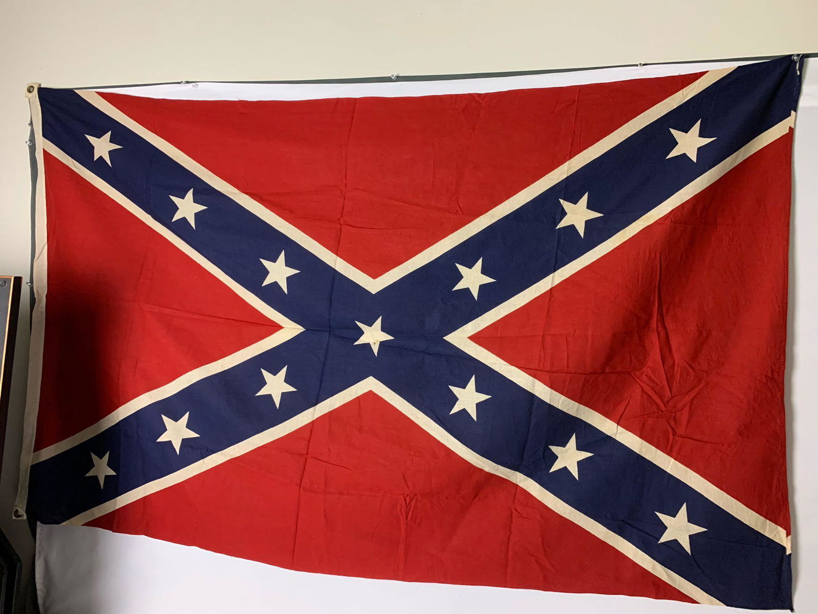 Confederate Flag: Confederate Flag, no tags or markings. Cannot confirm age of flag Condition: Very Good, small hole in center star. Please see photos. Measurements: 2' 11" by 4' 10" weight 6.5oz.