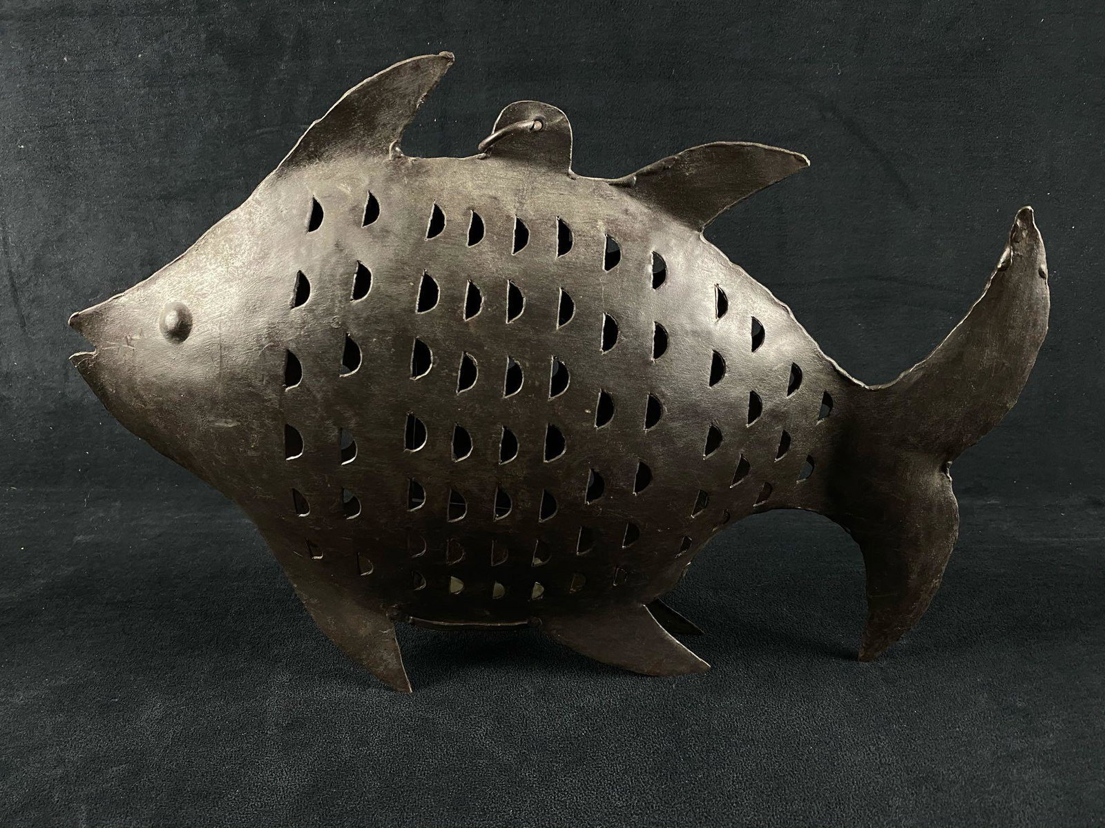 Tin 3D Fish Candle holder Home Decor: Tin 3D Fish Candle holder Home Decor . This cool nautical home decor is in very good condition ready to be hung and enjoyed. Measurements are 12" tall x 17" wide 2 lbs . Includes a secret door to plac