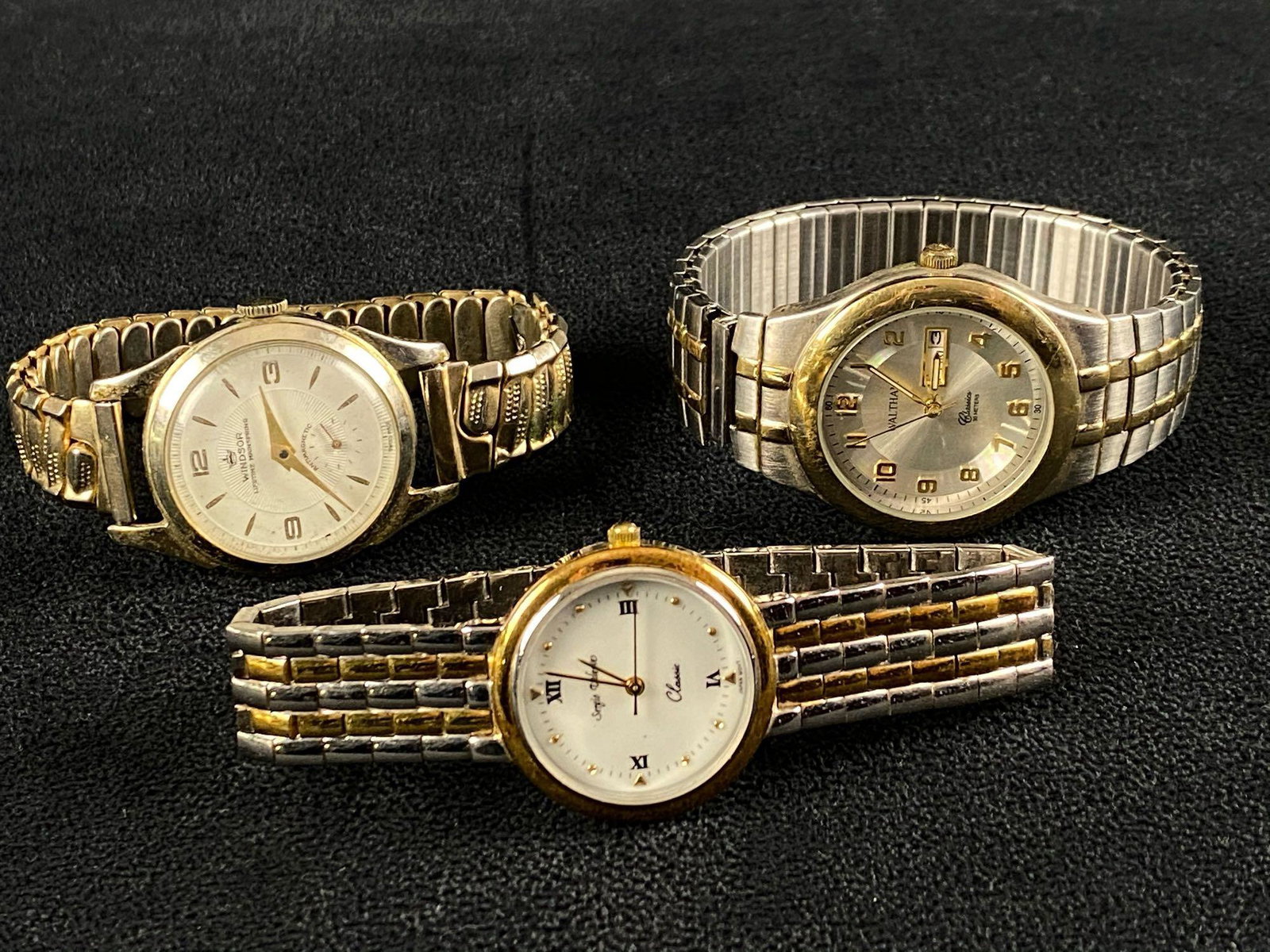 Vintage Lot Of 3 Timex Wrist Watches: All pieces are tested and researched prior to listing . Please view all our pictures they are part of our description . Happy Bidding DETAILS: Material : Gold Plated & Silver Plated Maker : Timex Ston