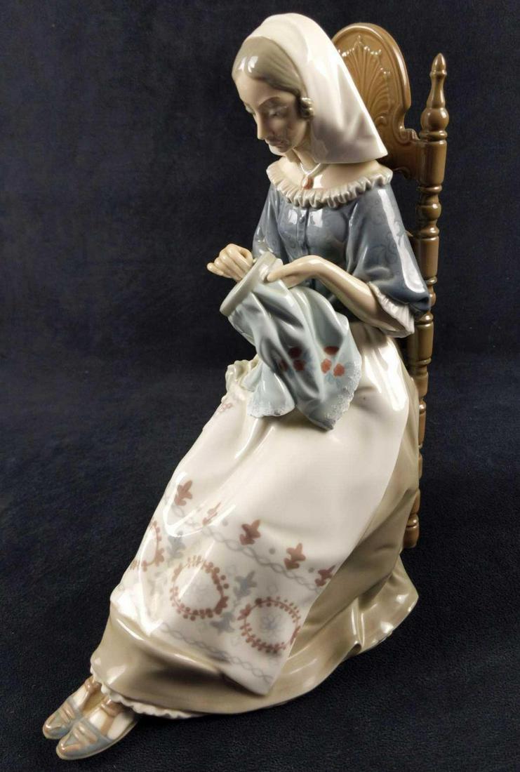 Retired Porcelain Lladro Insular Embroideress Lady (1 of 6)