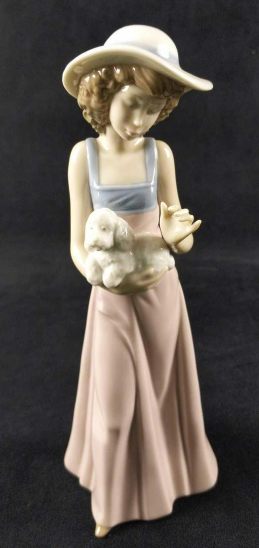 Nao Lladro Porcelain Pampered Poodle Girl Puppy (1 of 6)