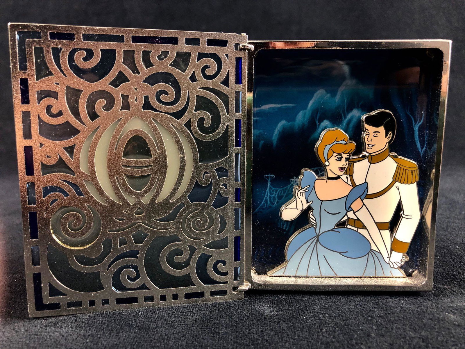 Vintage Cinderella Prince Charming Limited Edition: Vintage Cinderella Prince Charming Limited Edition Disney Princess Storybook Jumbo Pin LE 1000 This is a large pin. The item "Disney Princess Storybook Jumbo Pin LE 1000 Cinderella Prince Charming" st