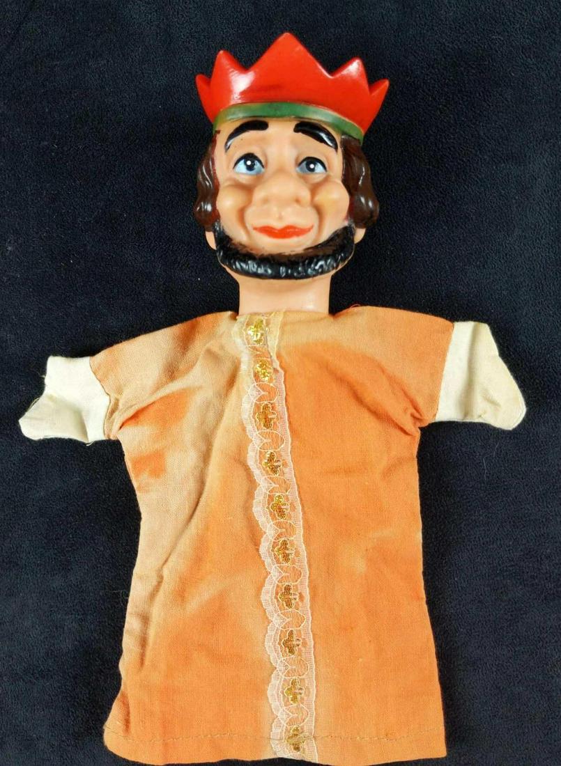 Vintage Mr Rogers King Friday Hand Puppet: Vintage Mr. Rogers King Friday Hand Puppet. Head is made of rubber and their bodies are made of printed cotton material. The hand puppet is approx 8" x10". King Friday is in good, vintage condition wi