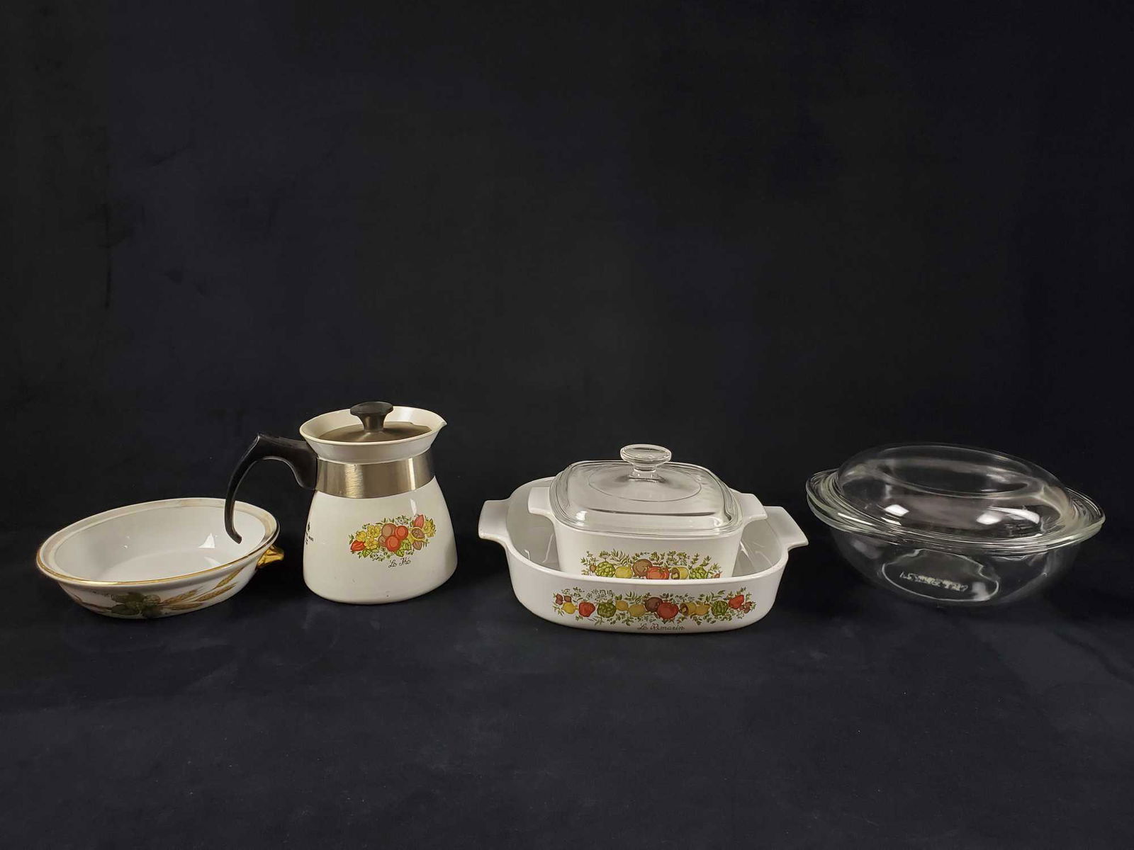 Vintage Modern Corningware Pyrex Royal Worcester: This lot includes: (1) Royal Worcester porcelain serving bowl with handles. Is approx 8 1/2" across. It is in good, vintage condition with some wearing on the bottom and edges. (1) Mid-Century Modern