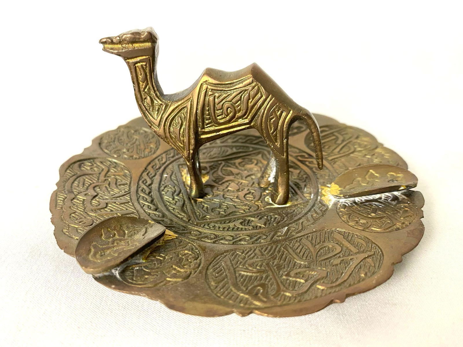 Vintage Solid Brass Handmade Etched Camel Ashtray (1 of 4)
