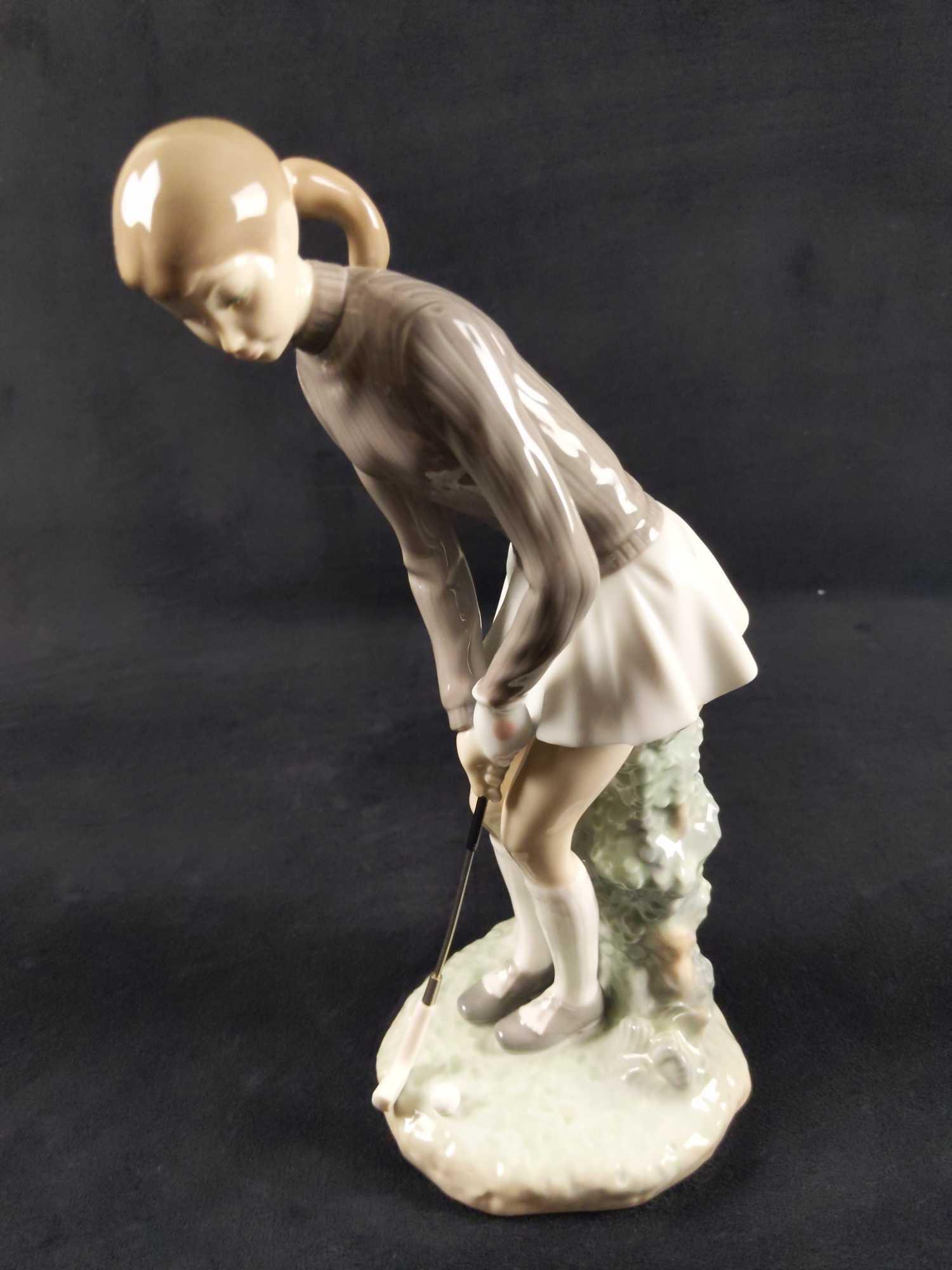 Lladro 4851 Lady Golfer Porcelain Female Golfer (1 of 7)