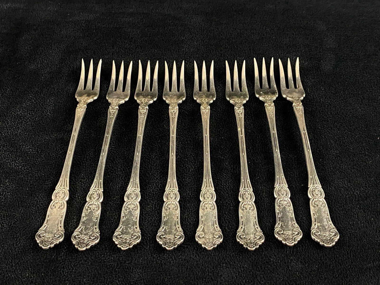 Antique 1835 R Wallace "Cardinal " 1907 Pattern Lot Of: Antique 1835 R Wallace "Cardinal " 1907 Pattern Lot Of Eight 6" Cocktail Forks . DISCONTINUED IN 1907 1835 SILVER "CARDINAL" SILVERPLATE WALLACE COCKTAIL FORKS STAMPED (PAT JULY 16'07) UP FOR YOUR CON