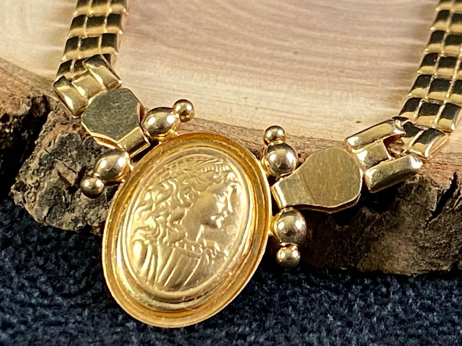 Vintage Saudi 18K 750 Panther Link Cameo Necklace (1 of 10)