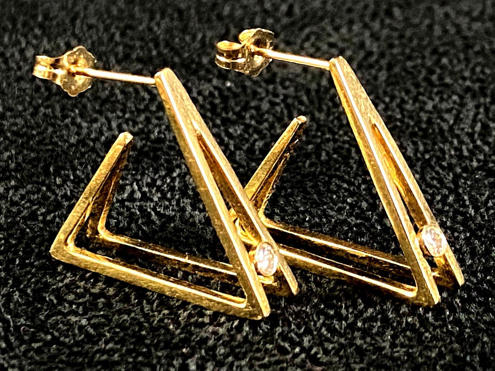 Vintage Art Deco 14K Gold Diamond Accent Triangle (1 of 8)