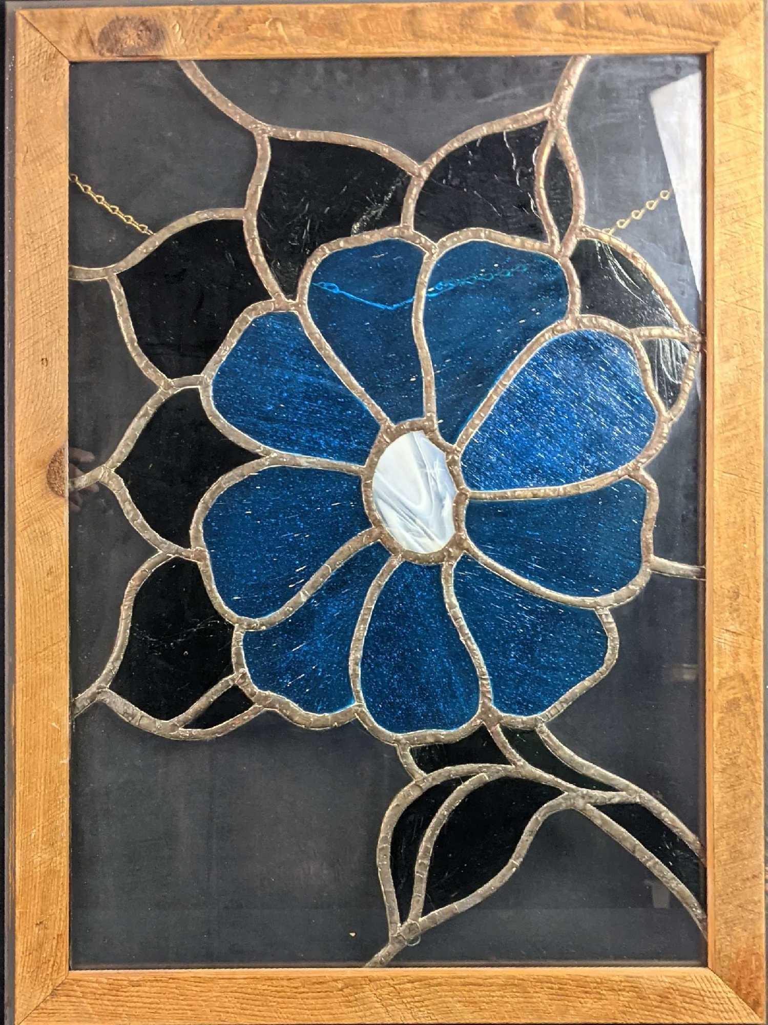 Large Vintage Floral Blue Flower Stained Glass Y3 (1 of 4)