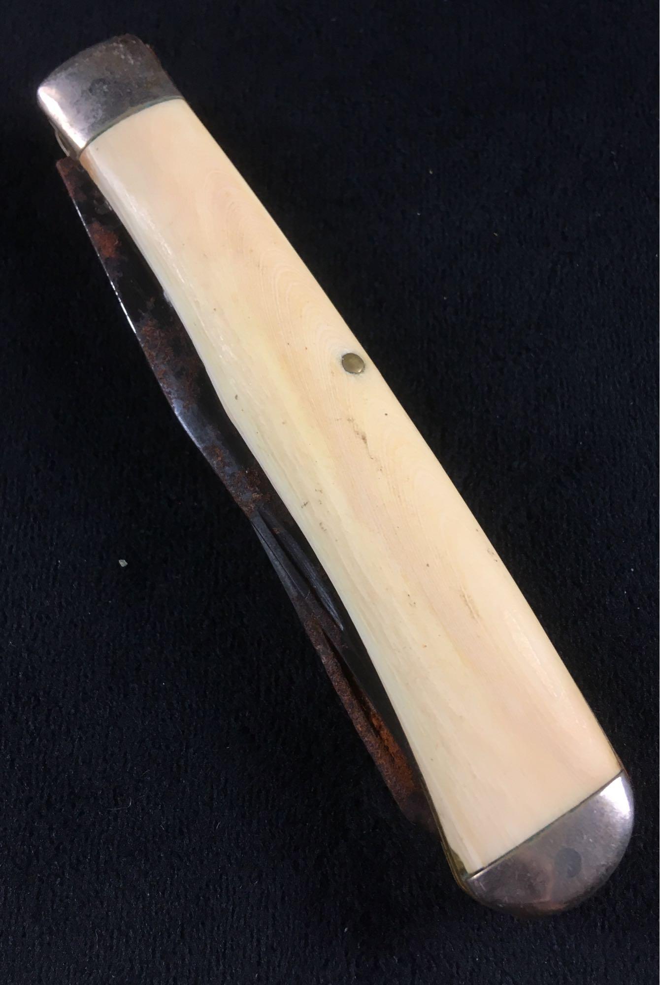 Vintage K Bar 2 Blade Folding Knife with Bone Handle: Vintage K Bar 2 Blade Folding Knife with Bone Handle; this is a very nice example of a K Bar knife. It shows a bone handle and nickle brass bolsters. The knife is in good condition, the only issue is