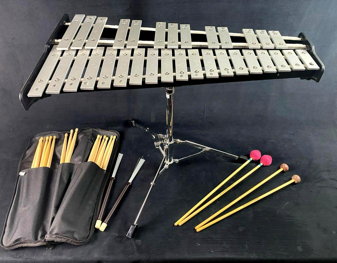 Pearl 32 key Student Xylophone - Glockenspiel With Case (1 of 13)