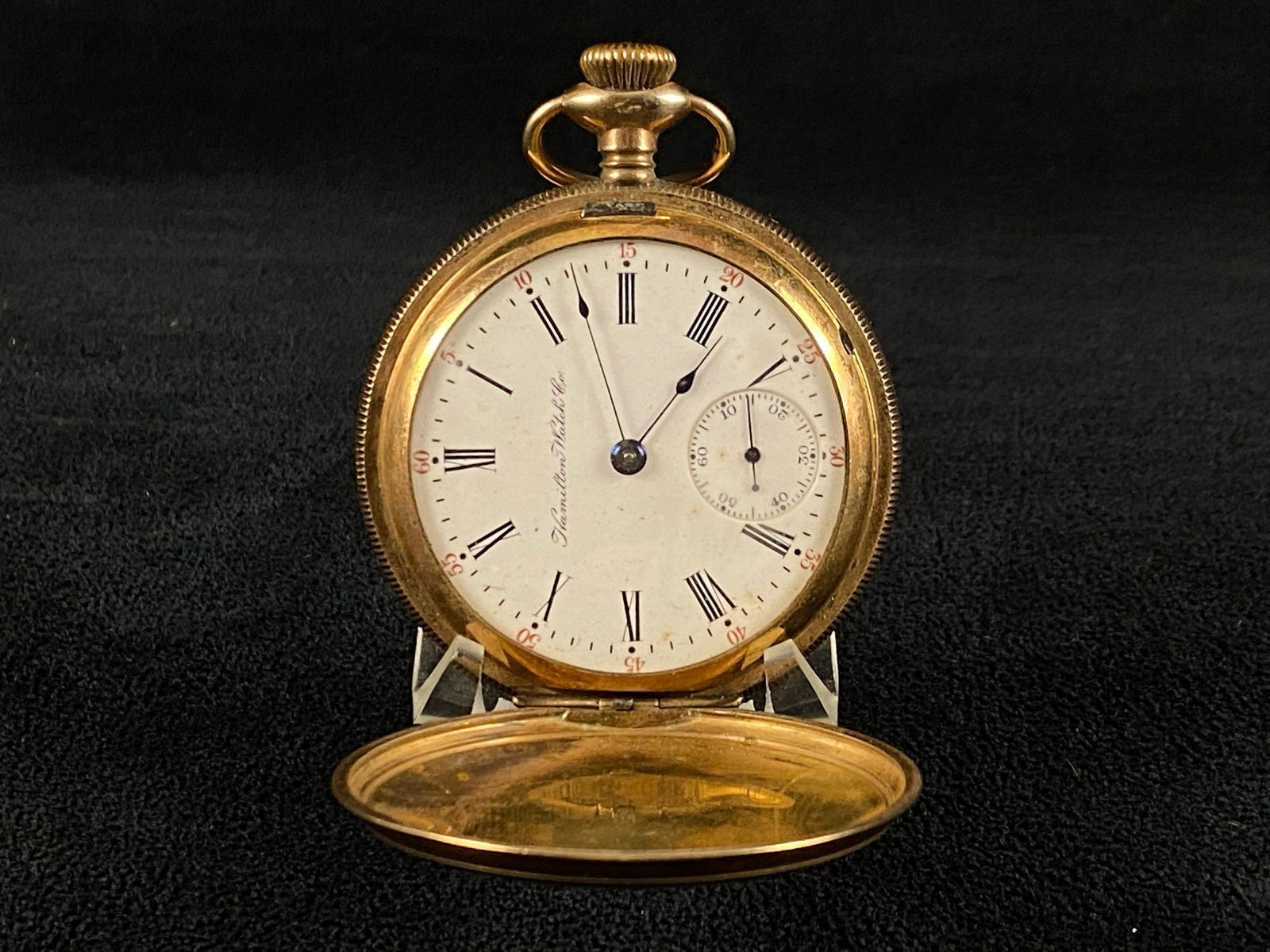 Antique Timepiece Hamilton Gold Plated 1904 Gade 925: Hamilton Watch Co. This time piece is in very good running order . Crystal is clear with no scratches .Dial has no hairline cracks .Case is in great condition with no gold loss. Could use a good profe