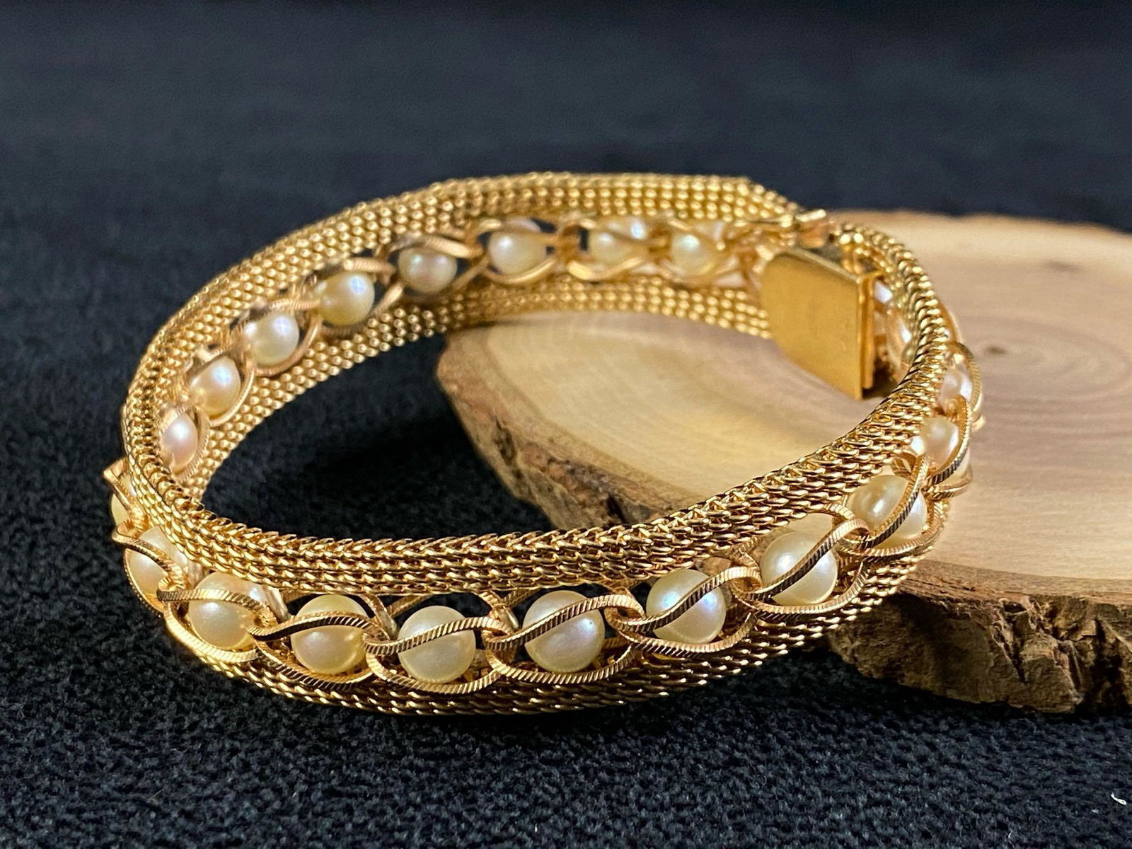Vintage 14K Gold Weaved Natural Pearl Bracelet (1 of 12)