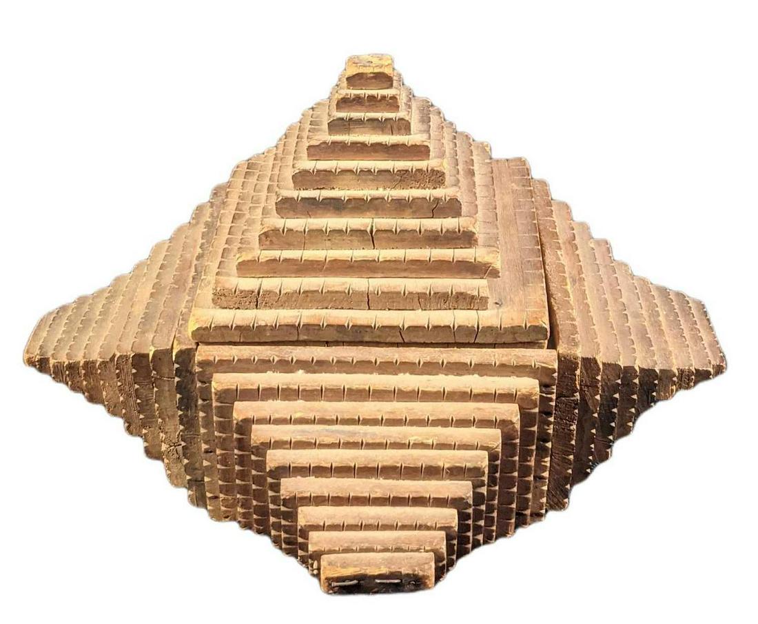 Vintage Hand Carved Wood Tramp Art Trinket Box (1 of 7)