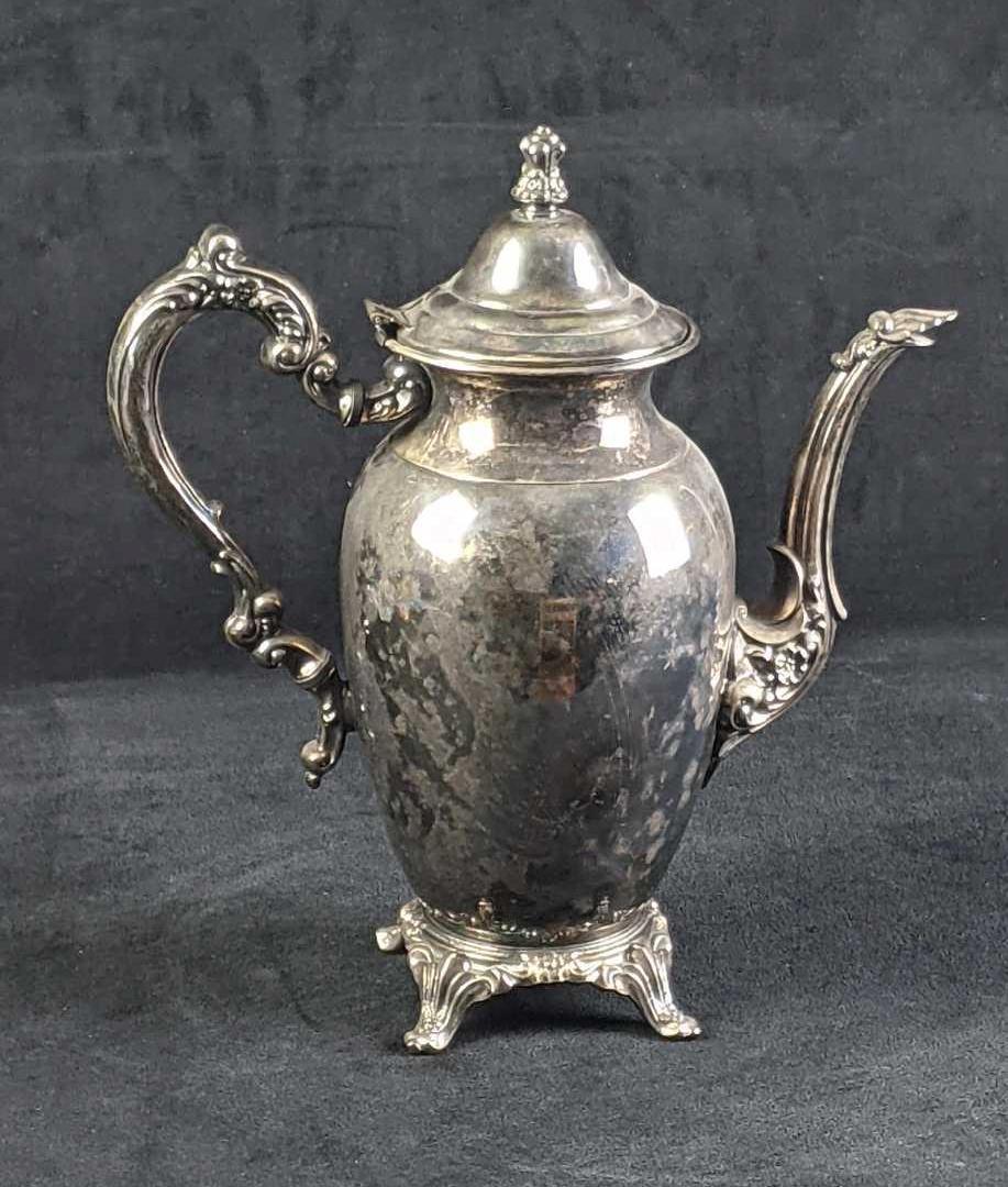 Oneida Silver Plated Teapot (1 of 4)
