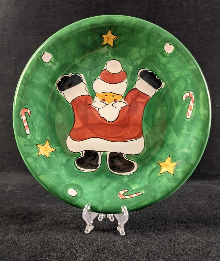 Christmas Dinner Plate Festive Green Santa by Gibson: Christmas Dinner Plate Festive Green Santa by Gibson Designs Width: 11 1/8 in Good condition, a few marks on the back. (plate stand not included)