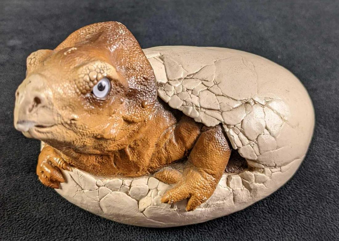 Vintage Windstone Edition Baby Egg Hatching Triceratops (1 of 9)